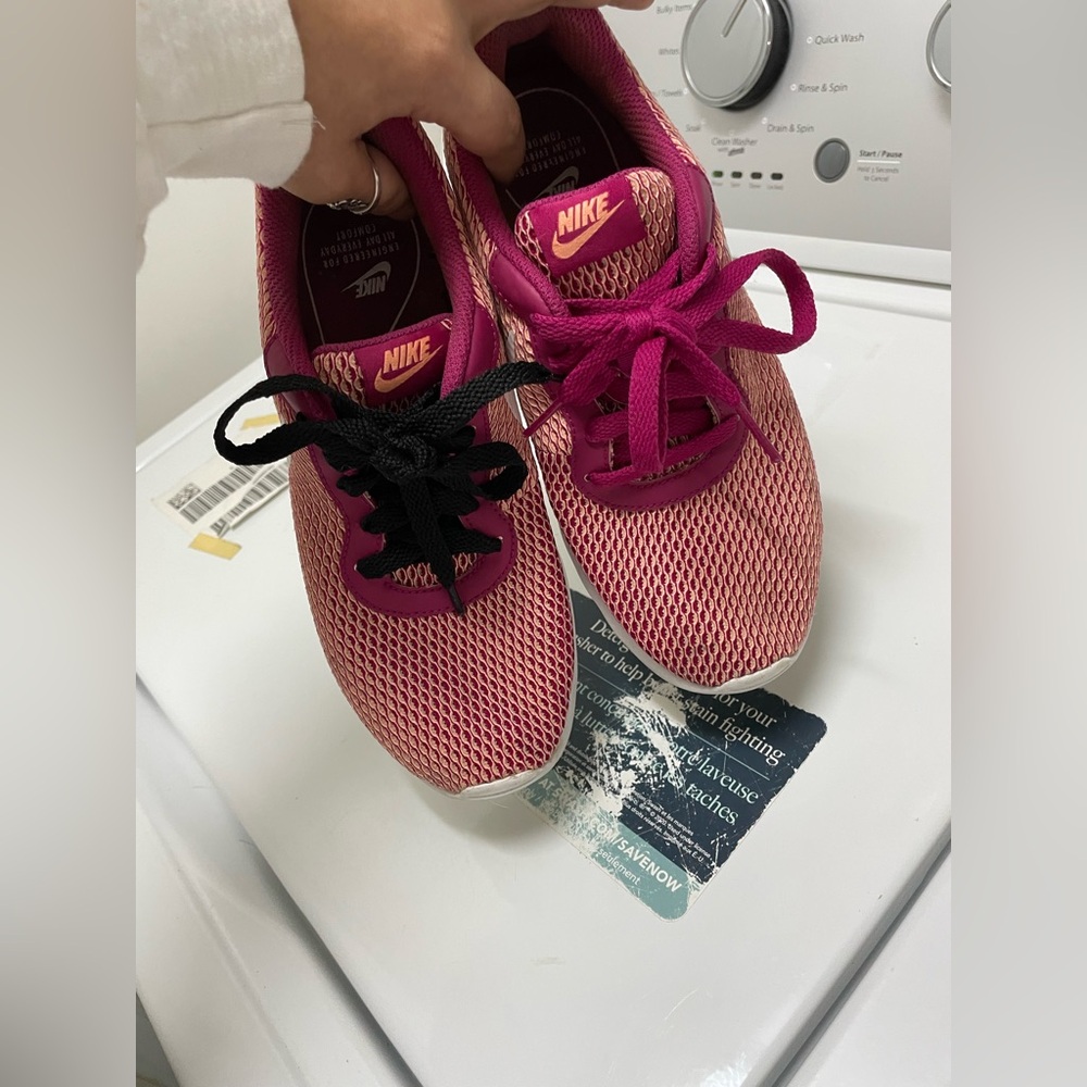 Nike Women's Pink and Magenta Sneakers